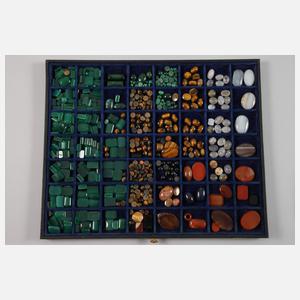 Umfangreiche Schmucksteinsammlung