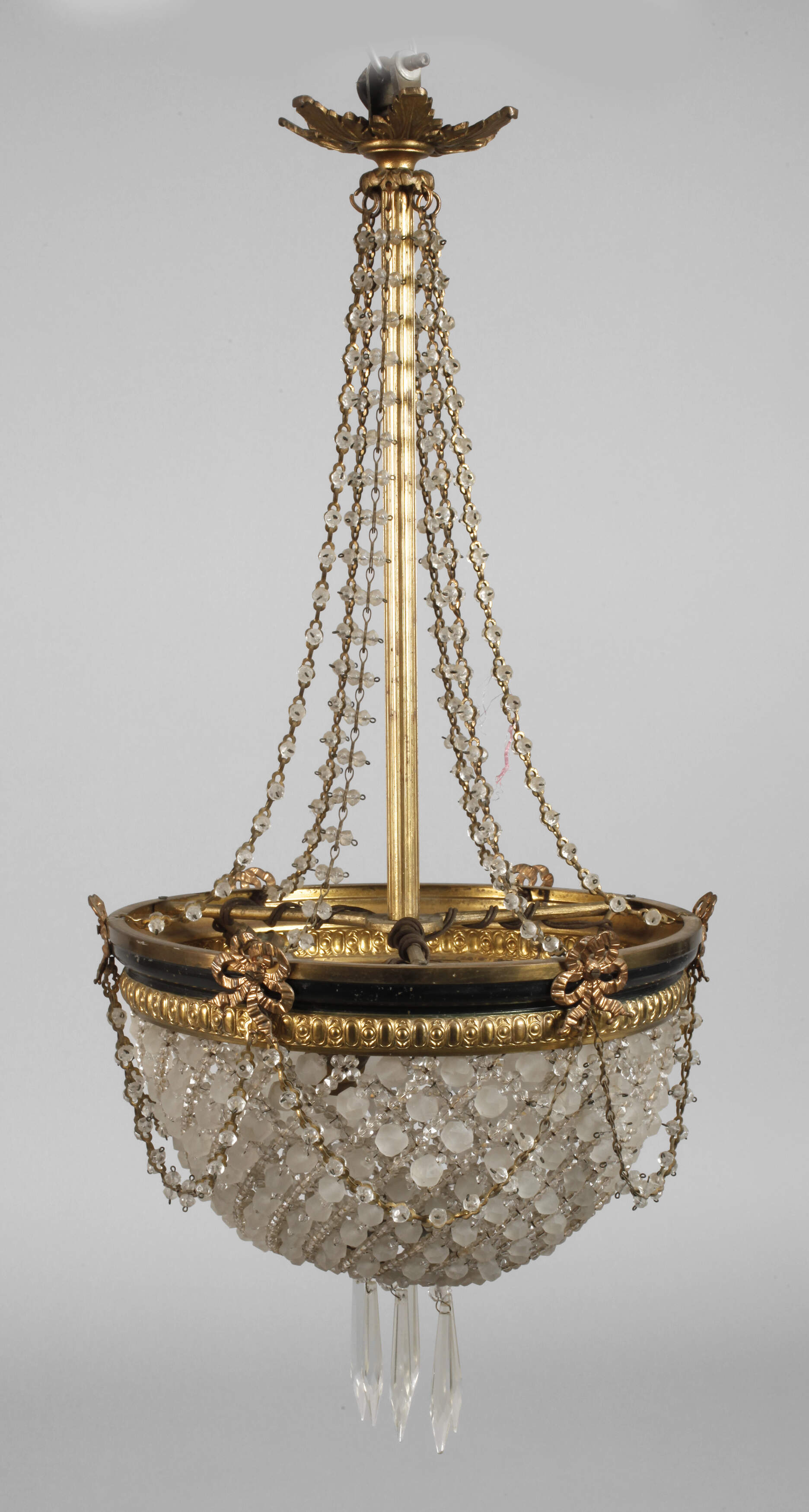 Klassizistischer Deckenlüster