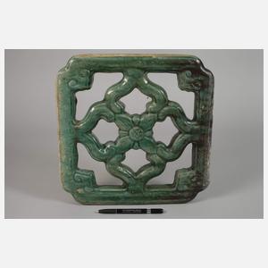 Drei Ornamentfliesen