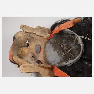 Zwei balinesische Tanzmasken