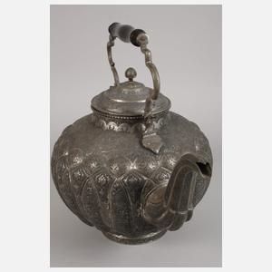 Übergroßer Teekessel