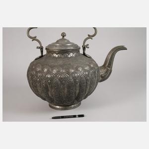 Übergroßer Teekessel