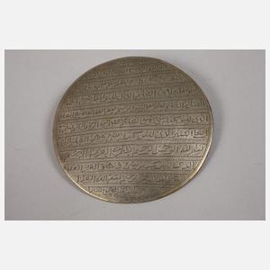 Amulett und Speerspitze