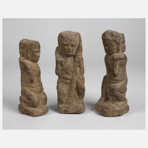 Drei Wächterfiguren