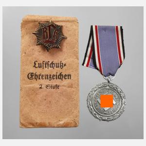 Zwei Abzeichen 2. Weltkrieg