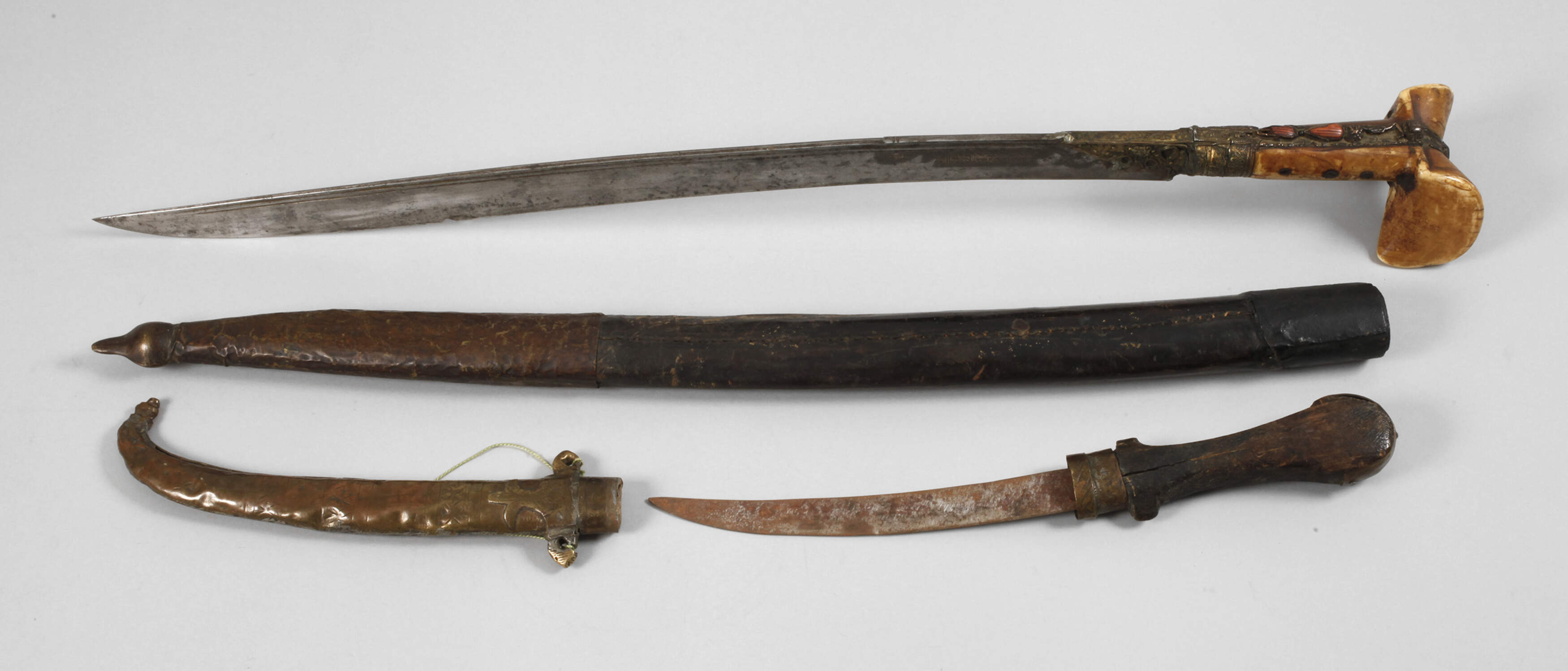 Yatagan und osmanischer Dolch