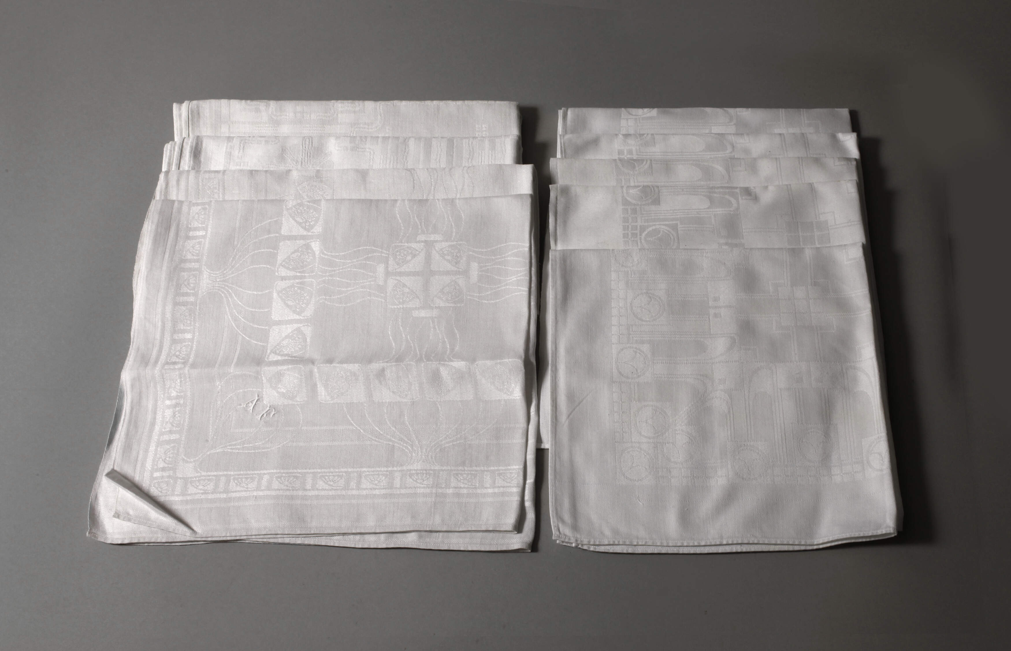 Konvolut Servietten geometrischer Jugendstildekor