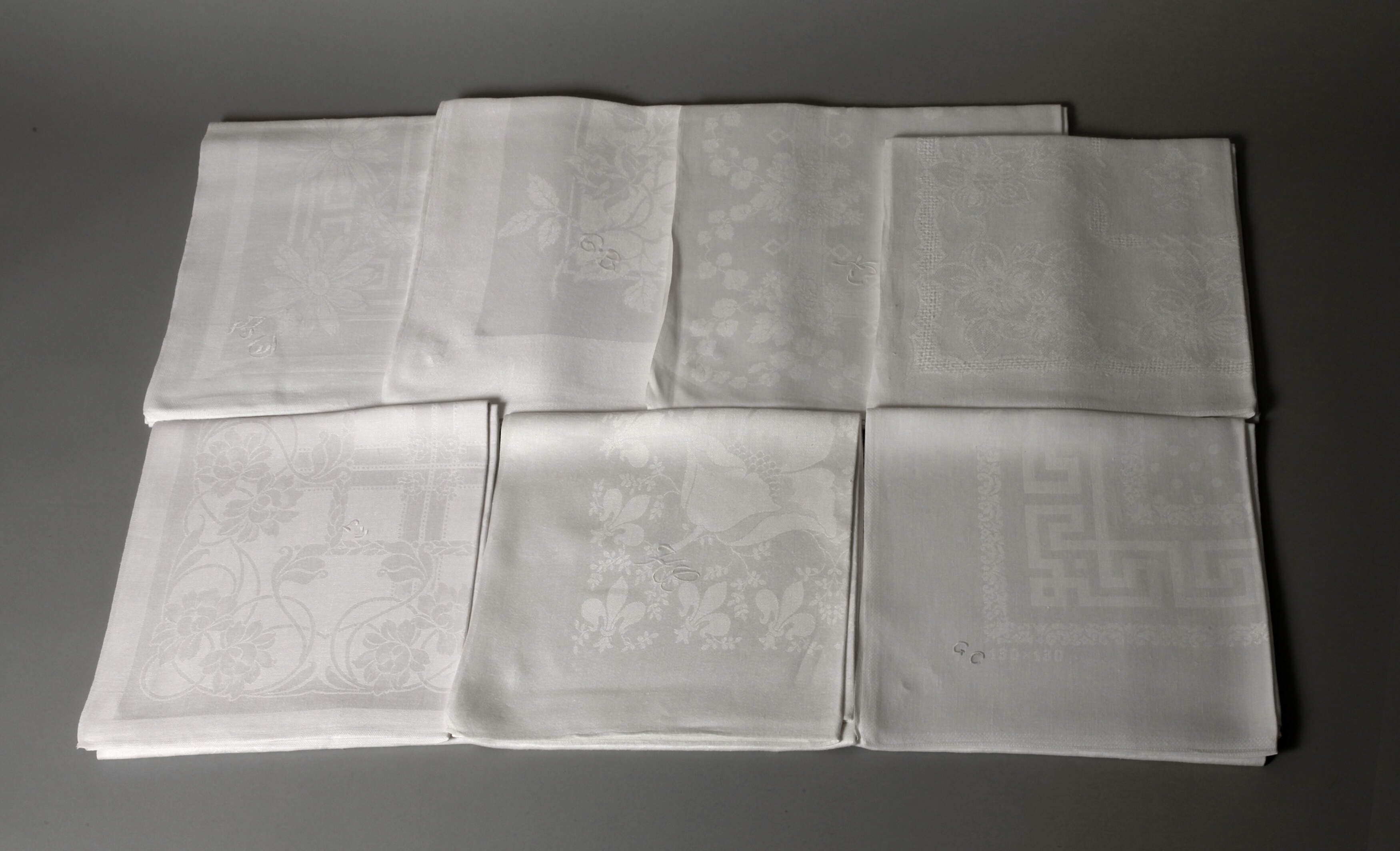 Konvolut quadratische Tischtücher