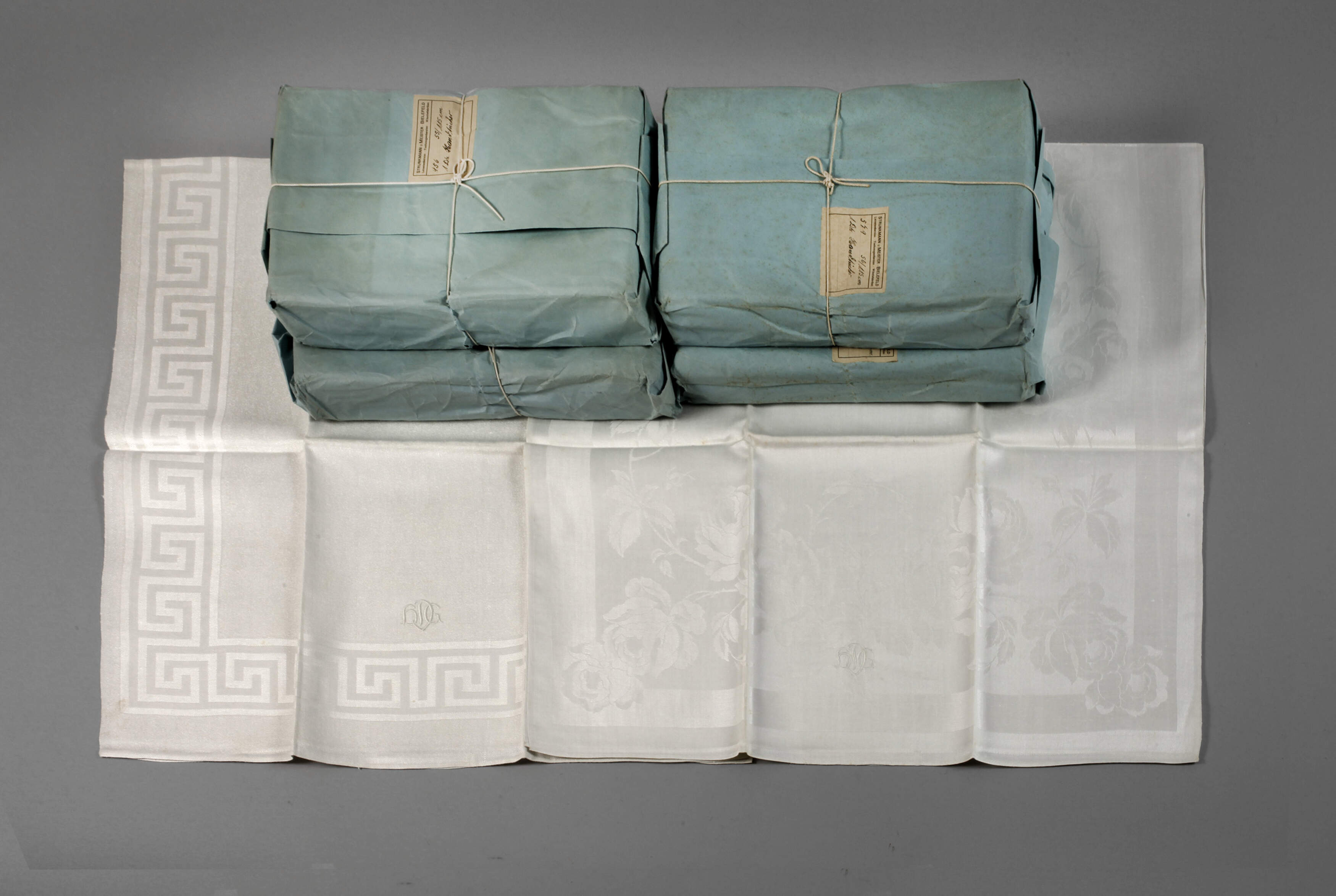 Vier Dutzend Handtücher