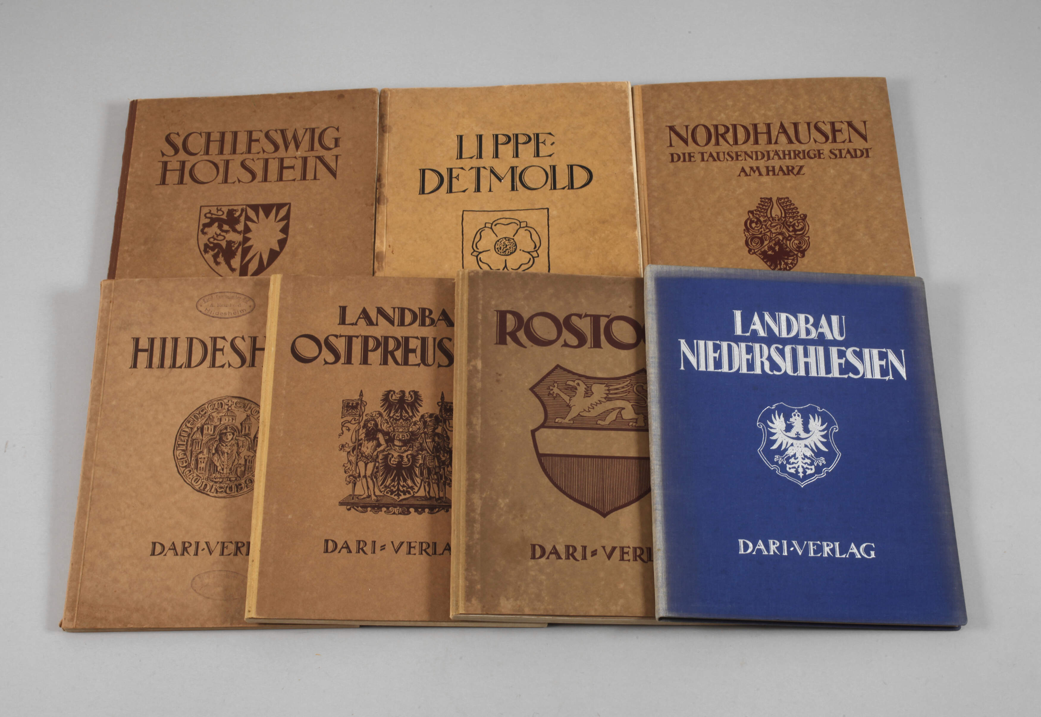 Sieben Bände Deutschlands Städtebau