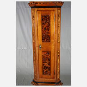 Klassizistische Eckstanduhr