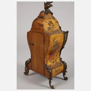 Kleine Tischuhr im Rokokostil