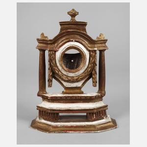 Geschnitzter Uhrenständer