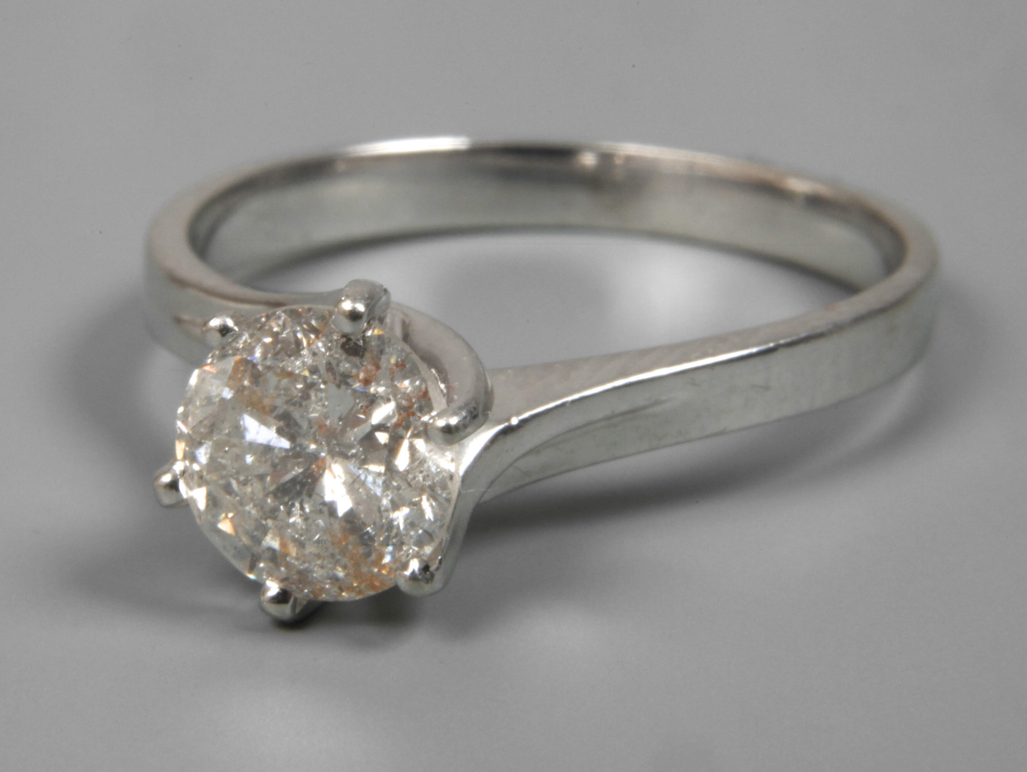 Damenring mit Brillanten von ca. 1,3 ct
