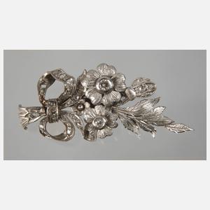 Blütenbrosche mit Brillanten