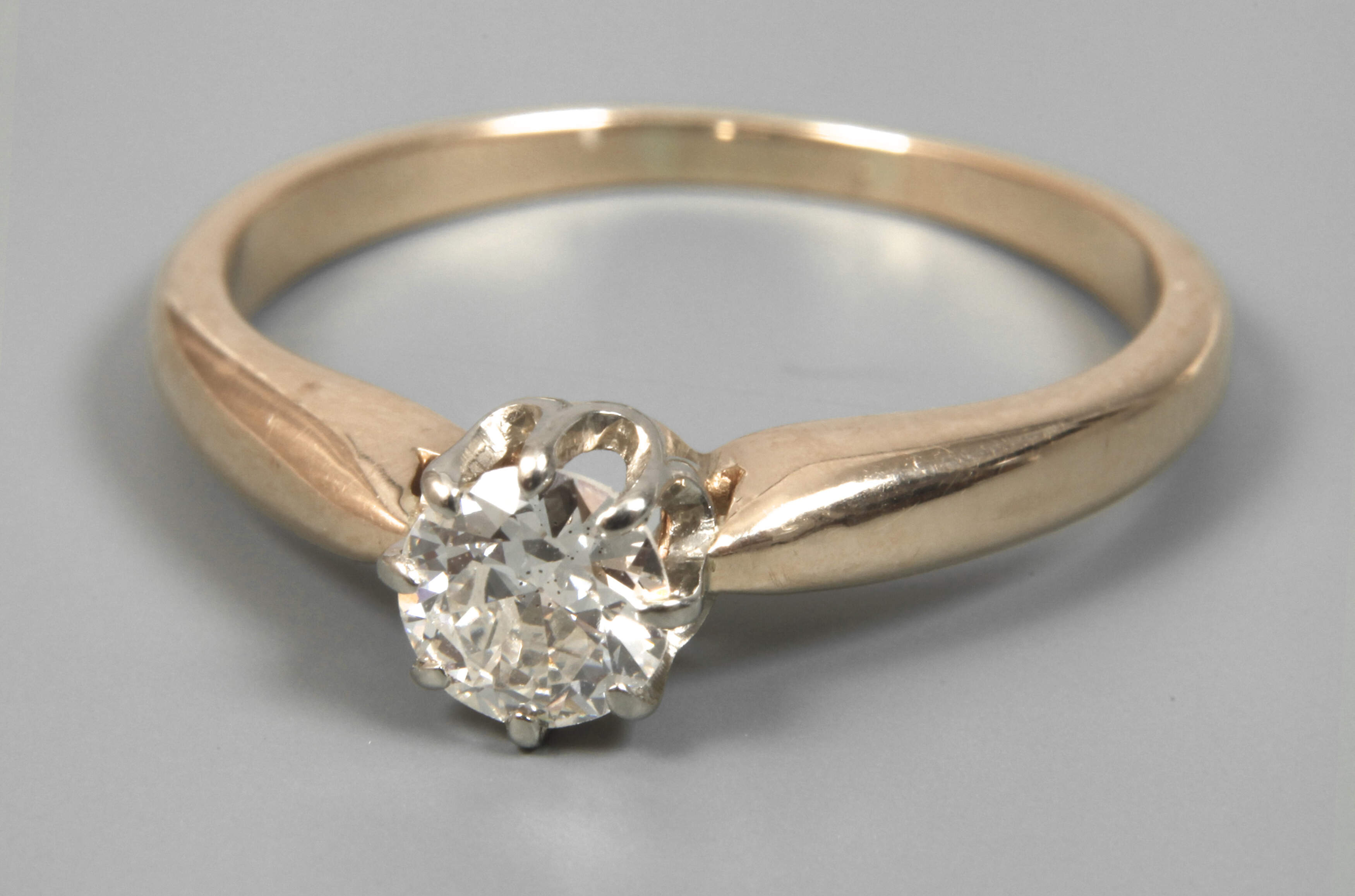 Solitärring mit Brillanten