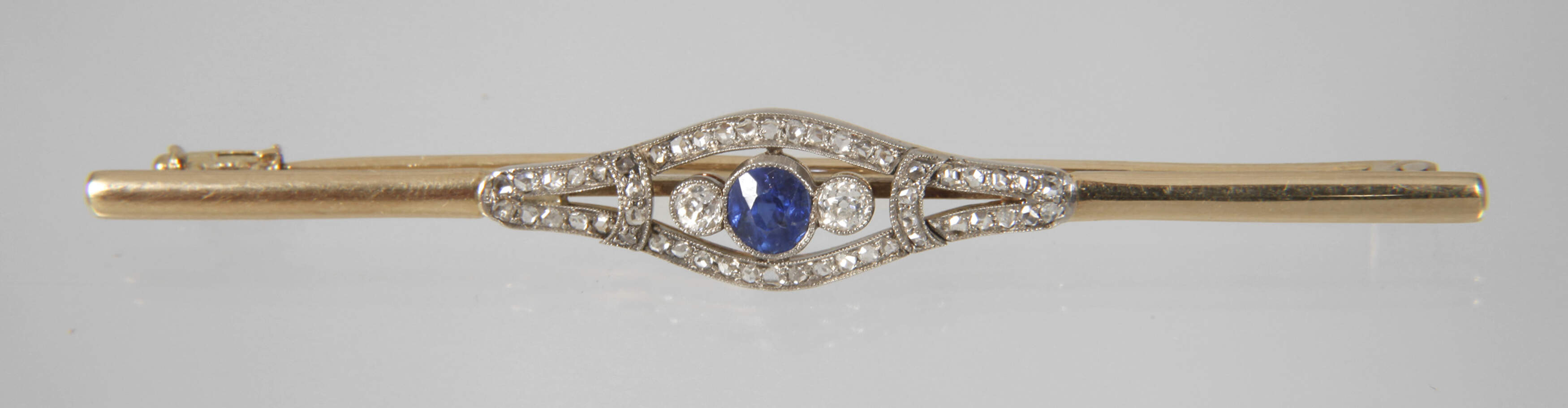 Stabbrosche mit Saphir und Diamanten