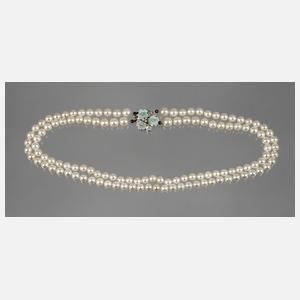 Perlenkette mit dekorativer Schmuckschließe