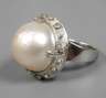 Damenring mit Mabéperle und Diamanten