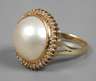 Damenring mit Mabéperle und Diamanten
