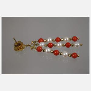 Paar Ohrhänger mit Perlen und Korallen