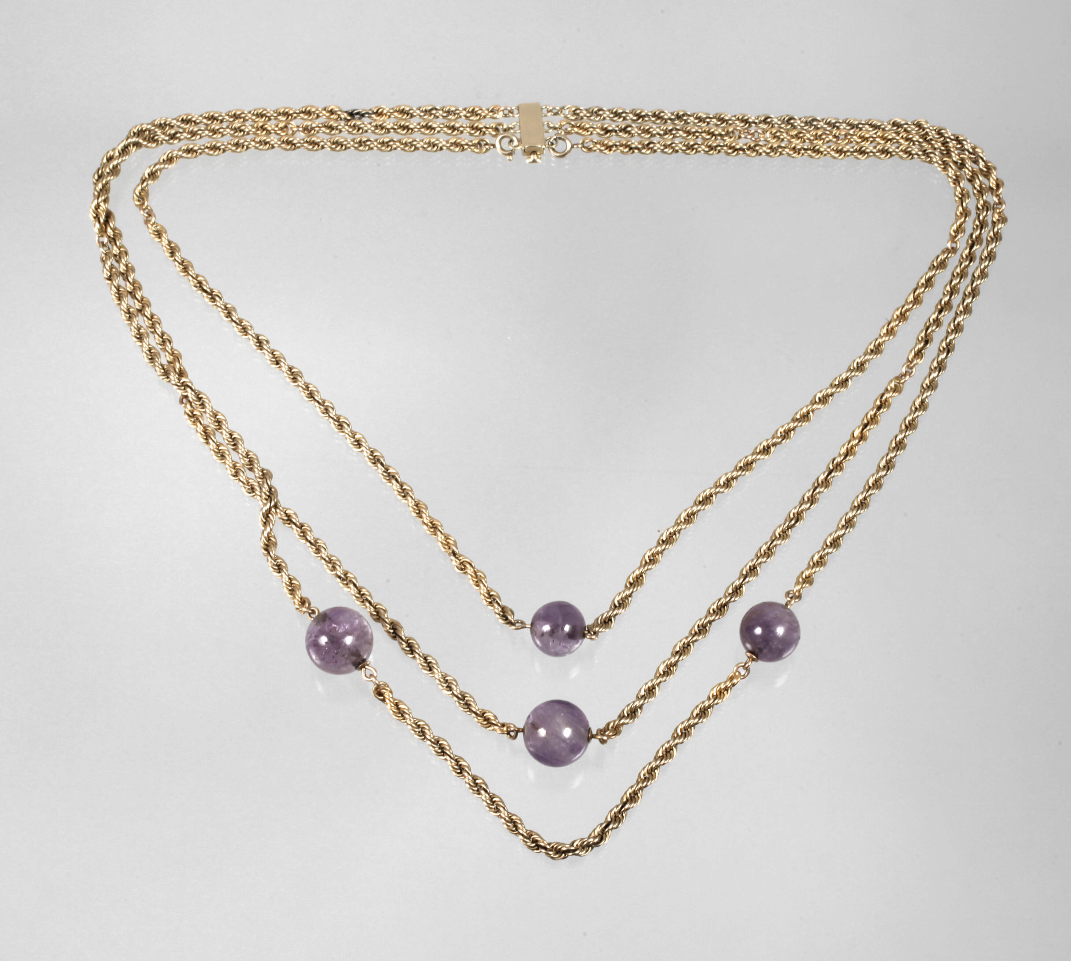 Dreireihige Kordelkette mit Amethysten