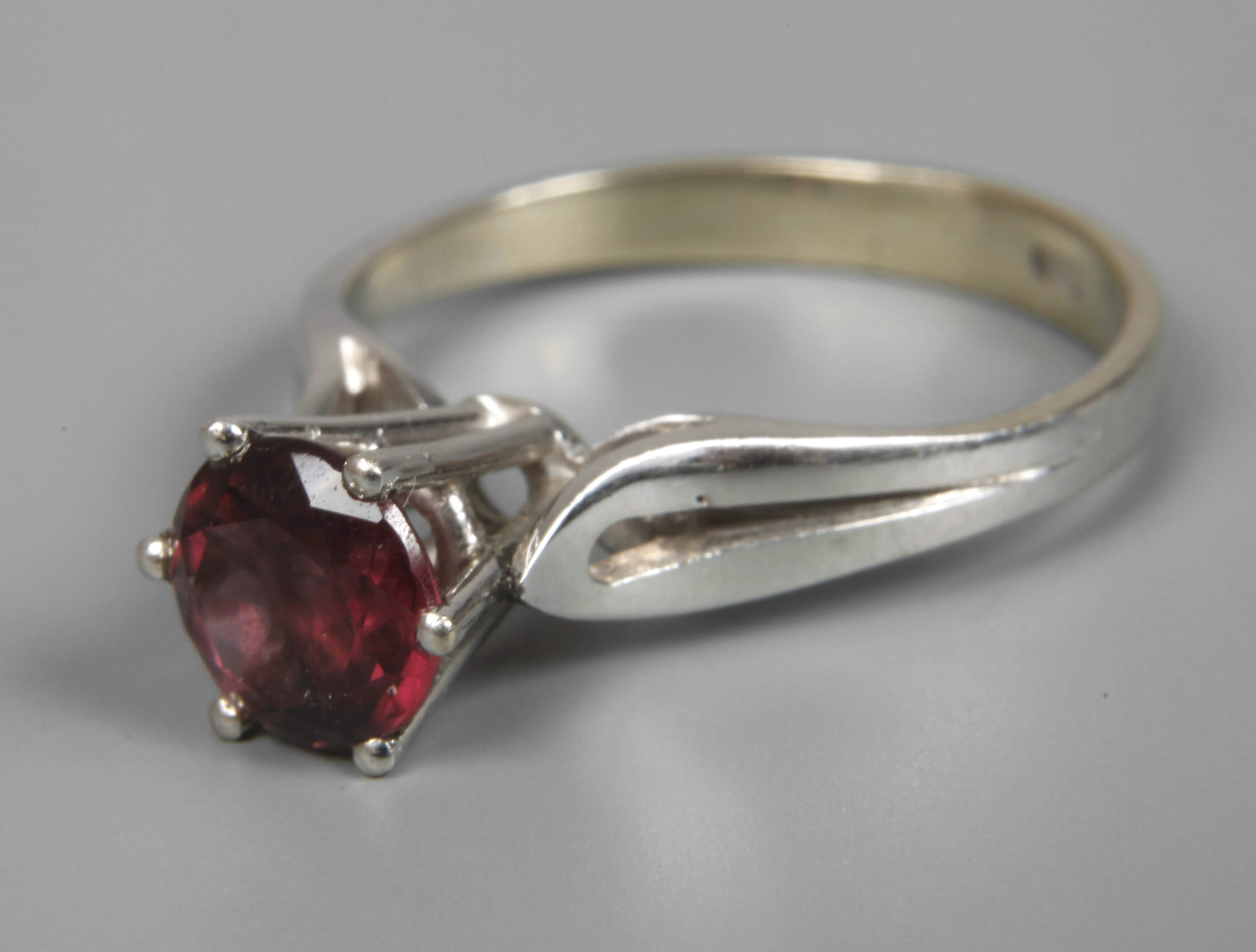 Solitärring mit Turmalin