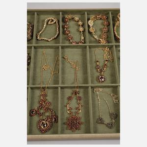 Umfangreiche Sammlung Granatschmuck