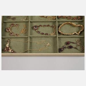 Umfangreiche Sammlung Granatschmuck