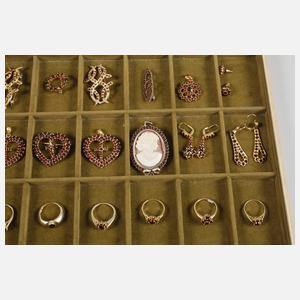 Umfangreiche Sammlung Granatschmuck