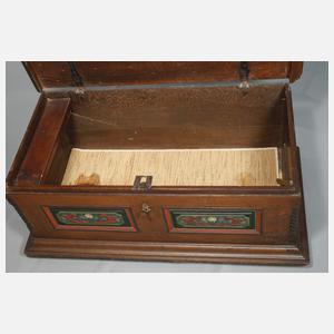 Bäuerliche Flachdeckeltruhe