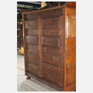 Großer barocker Hallenschrank