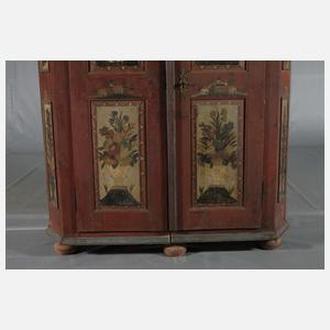 Bemalter Bauernschrank