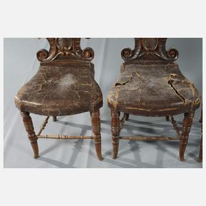 Vier Brettstühle im Renaissancestil