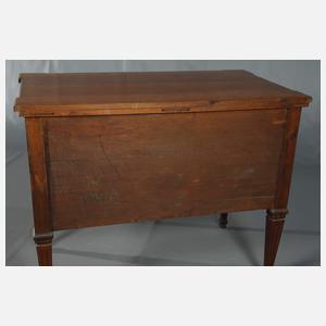 Klassizistische Kommode