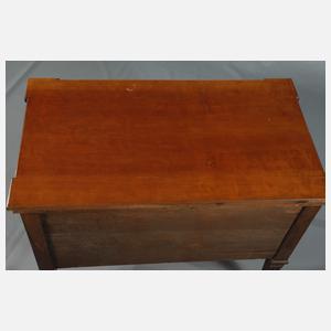 Klassizistische Kommode