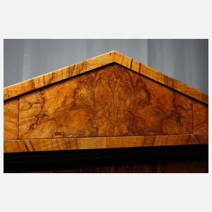Konischer Kleiderschrank Biedermeier