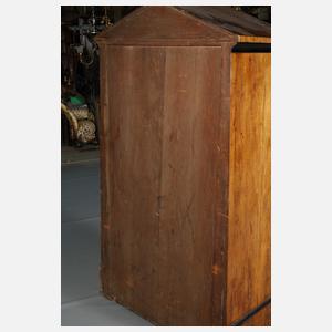 Konischer Kleiderschrank Biedermeier