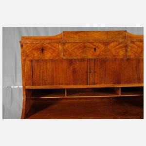 Feiner Biedermeier-Schreibtisch