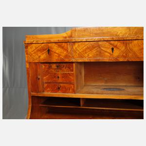 Feiner Biedermeier-Schreibtisch
