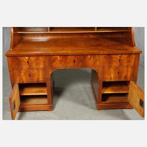 Feiner Biedermeier-Schreibtisch