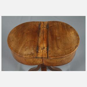 Kleiner Biedermeier-Nähtisch