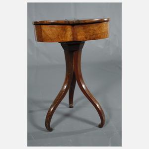Kleiner Biedermeier-Nähtisch