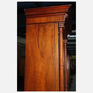 Säulenvitrine Historismus