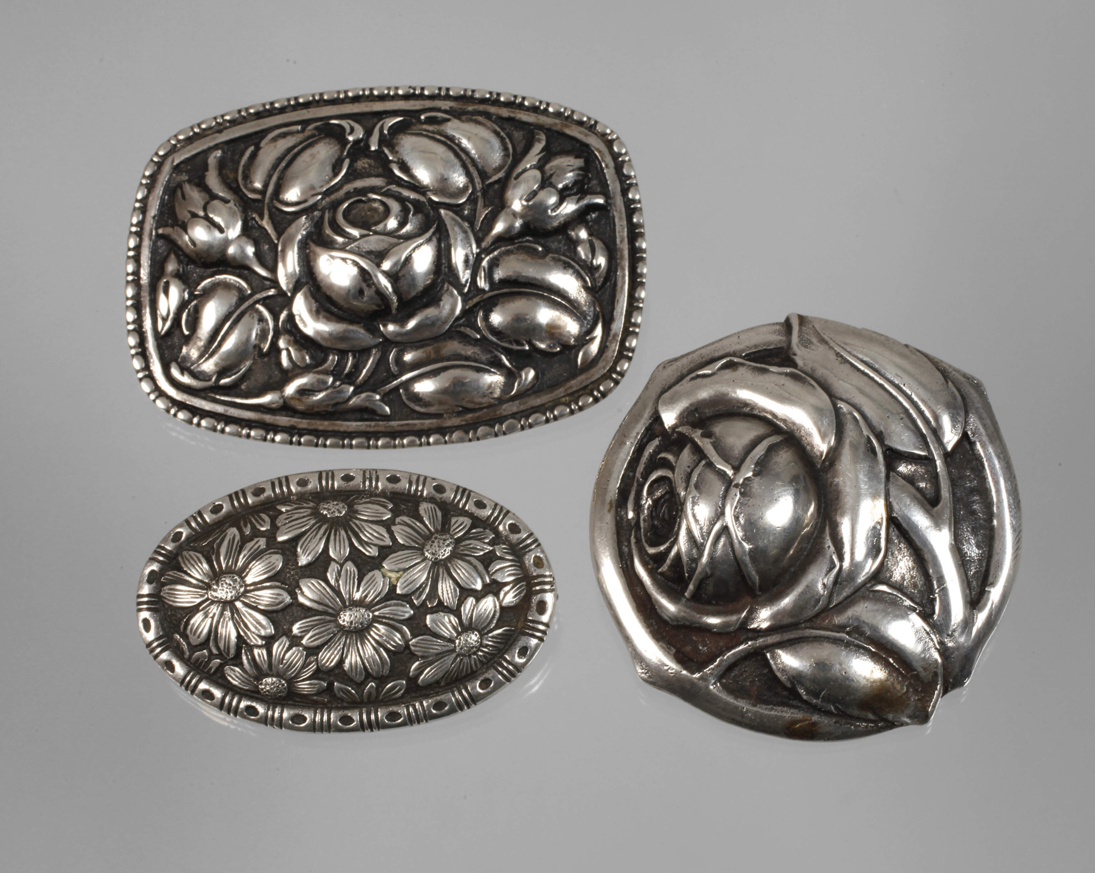 Martin Mayer, drei Broschen