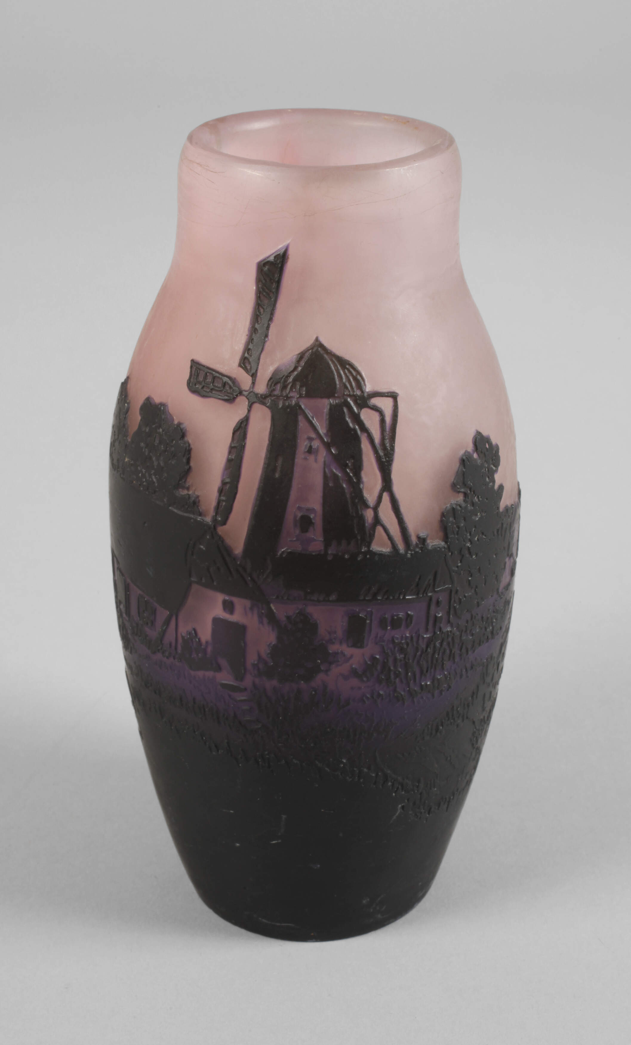 Ätzglasvase mit Mühlenmotiv