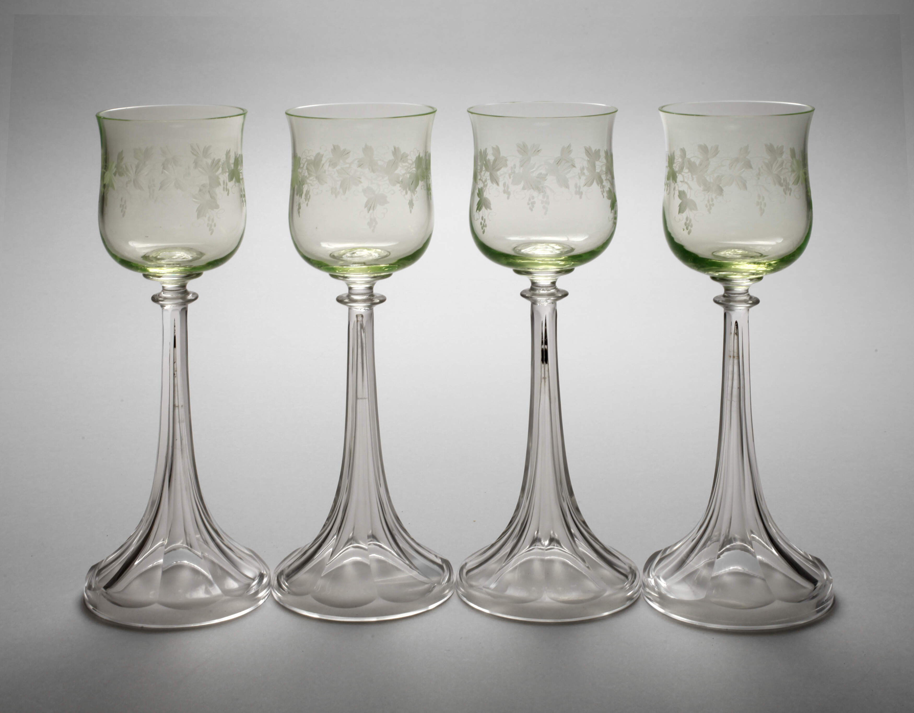 Vier Weinrömer Jugendstil