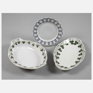 Burgau zwei Schalen und ein Kompottteller