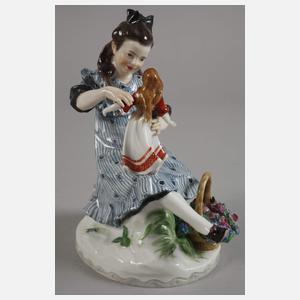 Meissen ”Mädchen mit Puppe und Blumenkorb”