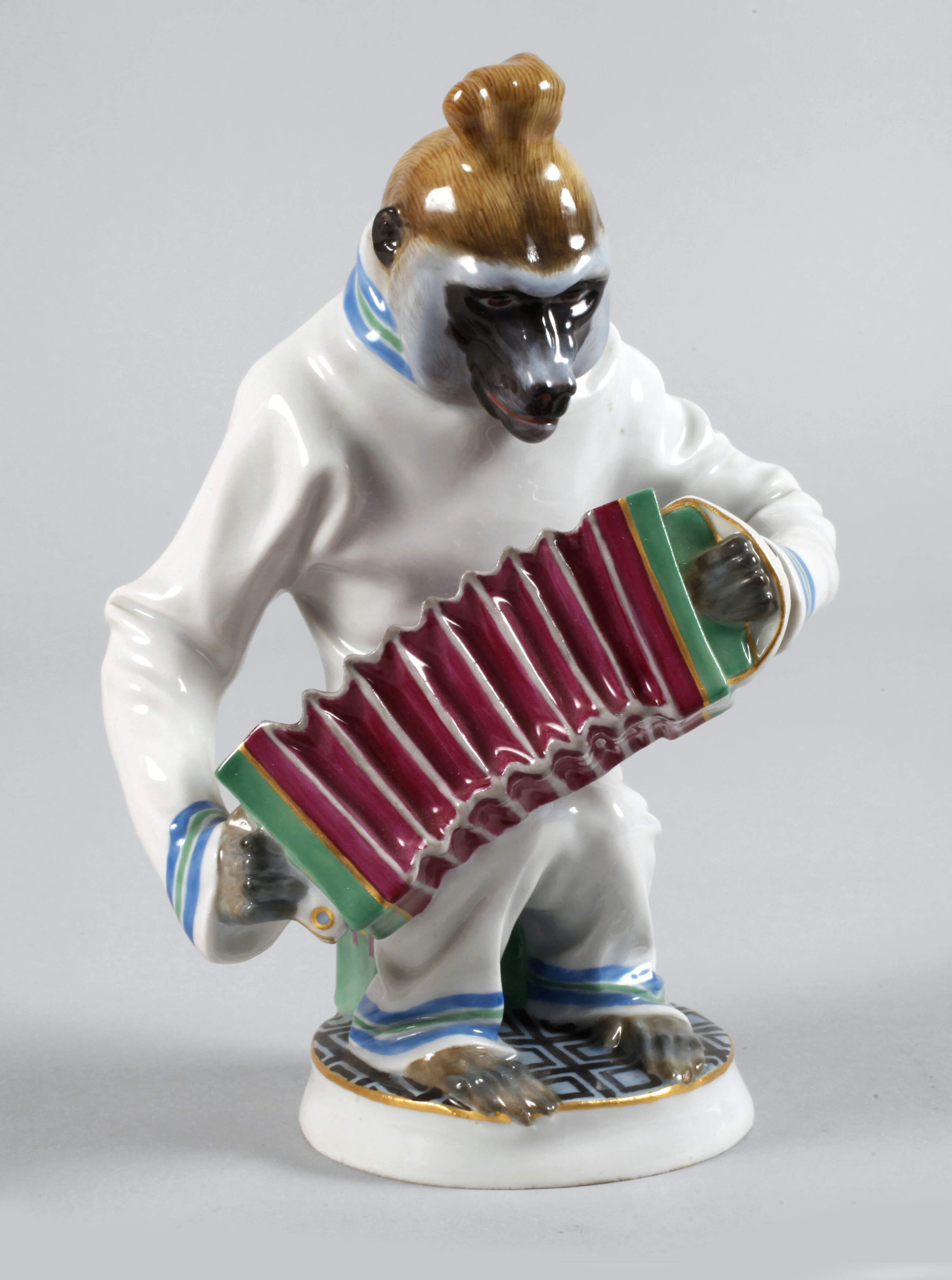 Meissen "Pavian als Ziehharmonikaspieler"